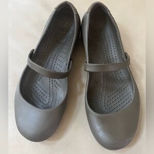 Women’s Crocs Mary Jane Slip-On Size 7, Espresso color, Like New Condition!